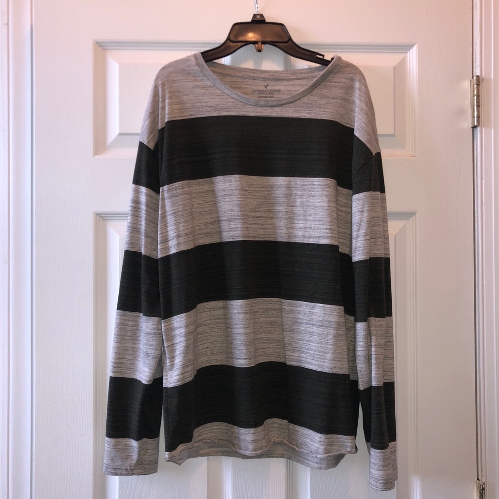 American Eagle Long Sleeve T-Shirt
